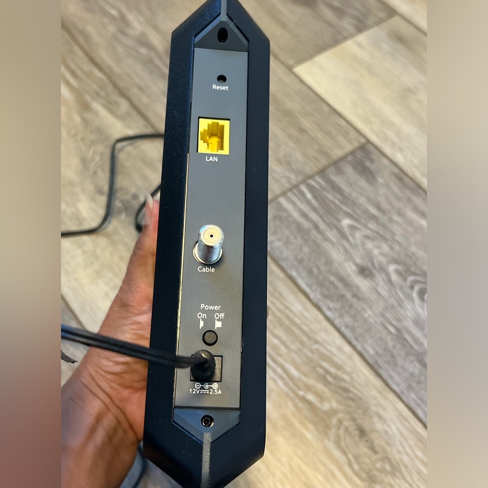 NETGEAR Cable Modem cm1000 - Picture 4 of 7